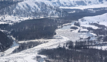 За паводками в ВКО следят с вертолета