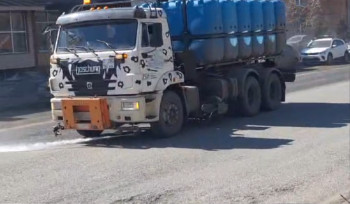 В Усть-Каменогорске начали мыть улицы после зимы