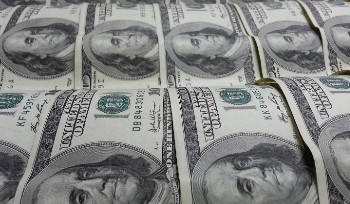 460 тенге стоит доллар на торгах 7 апреля