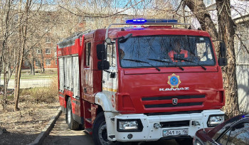 В Усть-Каменогорске пожарные не могут проехать во дворы из-за машин