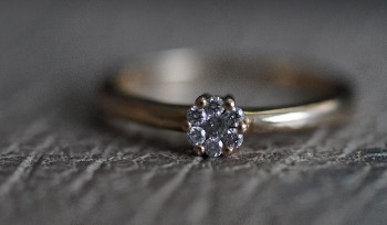 В ВКО раскрыта кража золота из жилого дома