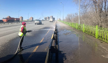В Усть-Каменогорске продолжают весеннюю чистку