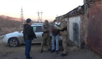 93 килограмма марихуаны в бочках нашли в одном из гаражей Усть-Каменогоска