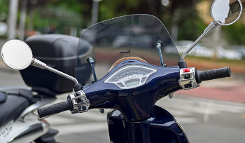 В Усть-Каменогорске мопеды на прокат дадут только людям с правами