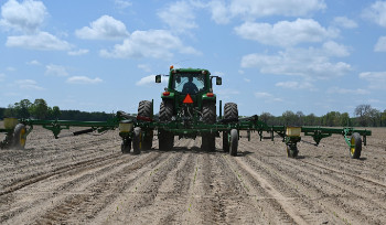Казахстан планирует производить современную сельхозтехнику