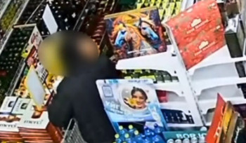 В Усть-Каменогорске мужчина десять дней выносил из магазина шоколад