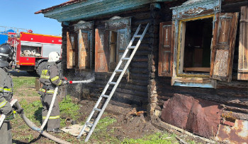 Мужчина сгорел в чужом доме в ВКО