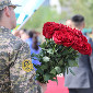 В Усть-Каменогорске к памятнику Первого министра обороны возложили цветы