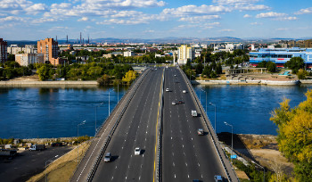 С 1 июня часть Иртышского моста закрывается