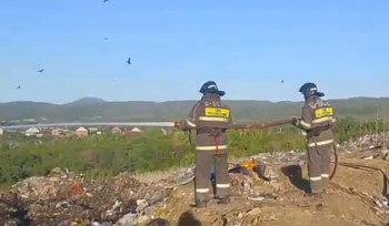 В Усть-Каменогорске горел мусорный полигон