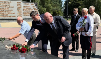 Цветы к Вечному огню возложили в Усть-Каменогорске