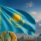 Казахстанцам разъяснили, как именно вывешивать государственный флаг на балконе